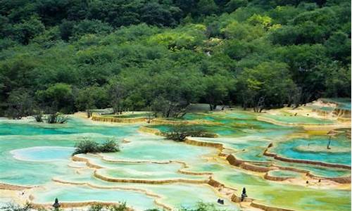 黄龙九寨沟在哪里_黄龙九寨沟旅游攻略自驾